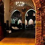 Castello Visconteo Otel