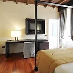 Castello Visconteo Otel 4*