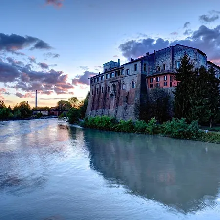 Hotel Castello Visconteo Cassano dʼAdda