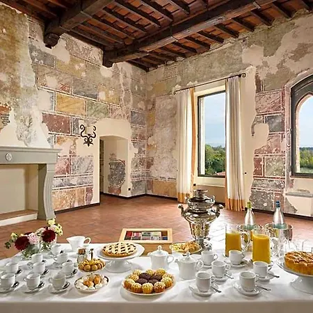 Castello Visconteo Hotel