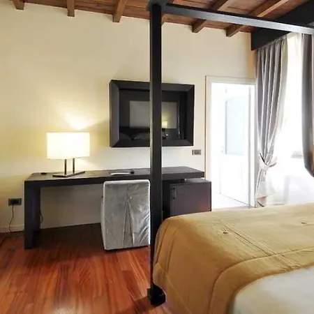 Castello Visconteo Szálloda 4*