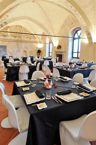 Ξενοδοχείο Castello Visconteo 4*