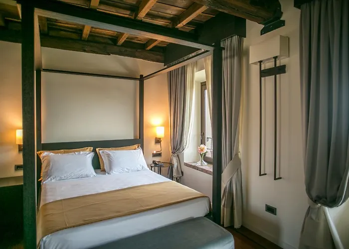 Ξενοδοχείο Castello Visconteo 4*