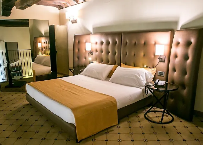 Ξενοδοχείο Castello Visconteo 4*