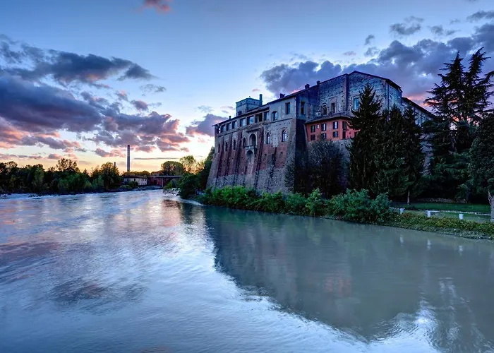 Ξενοδοχείο Castello Visconteo Cassano dʼAdda