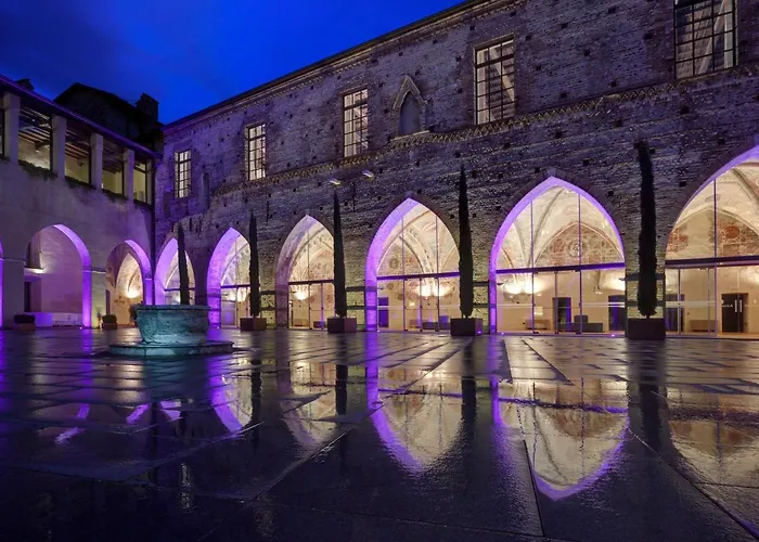 Ξενοδοχείο Castello Visconteo 4*