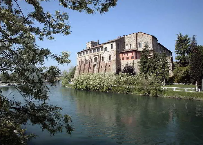 Ξενοδοχείο Castello Visconteo Cassano dʼAdda
