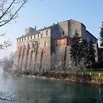 Castello Visconteo Отель 4*